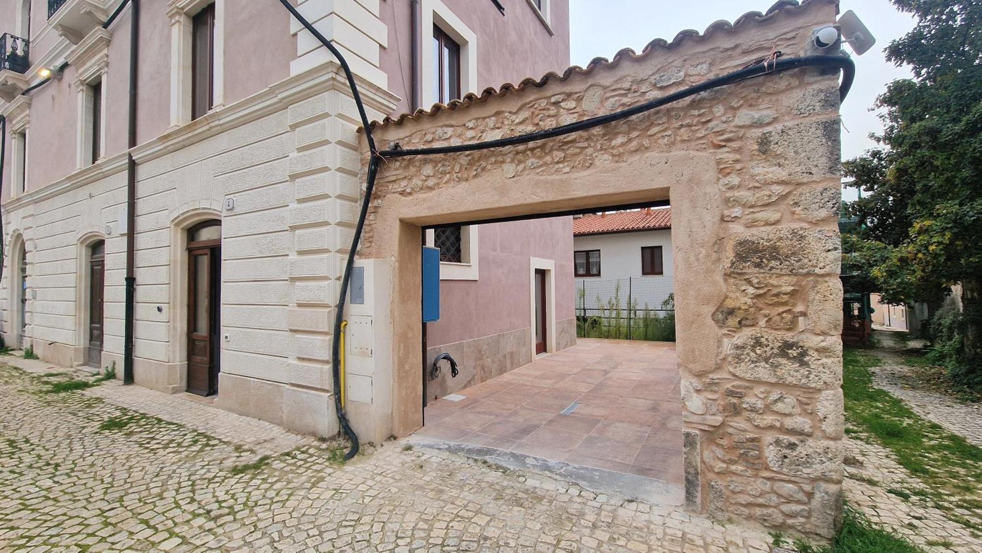 Dimora Adelfina - L'Aquila Centro Villa Exterior photo