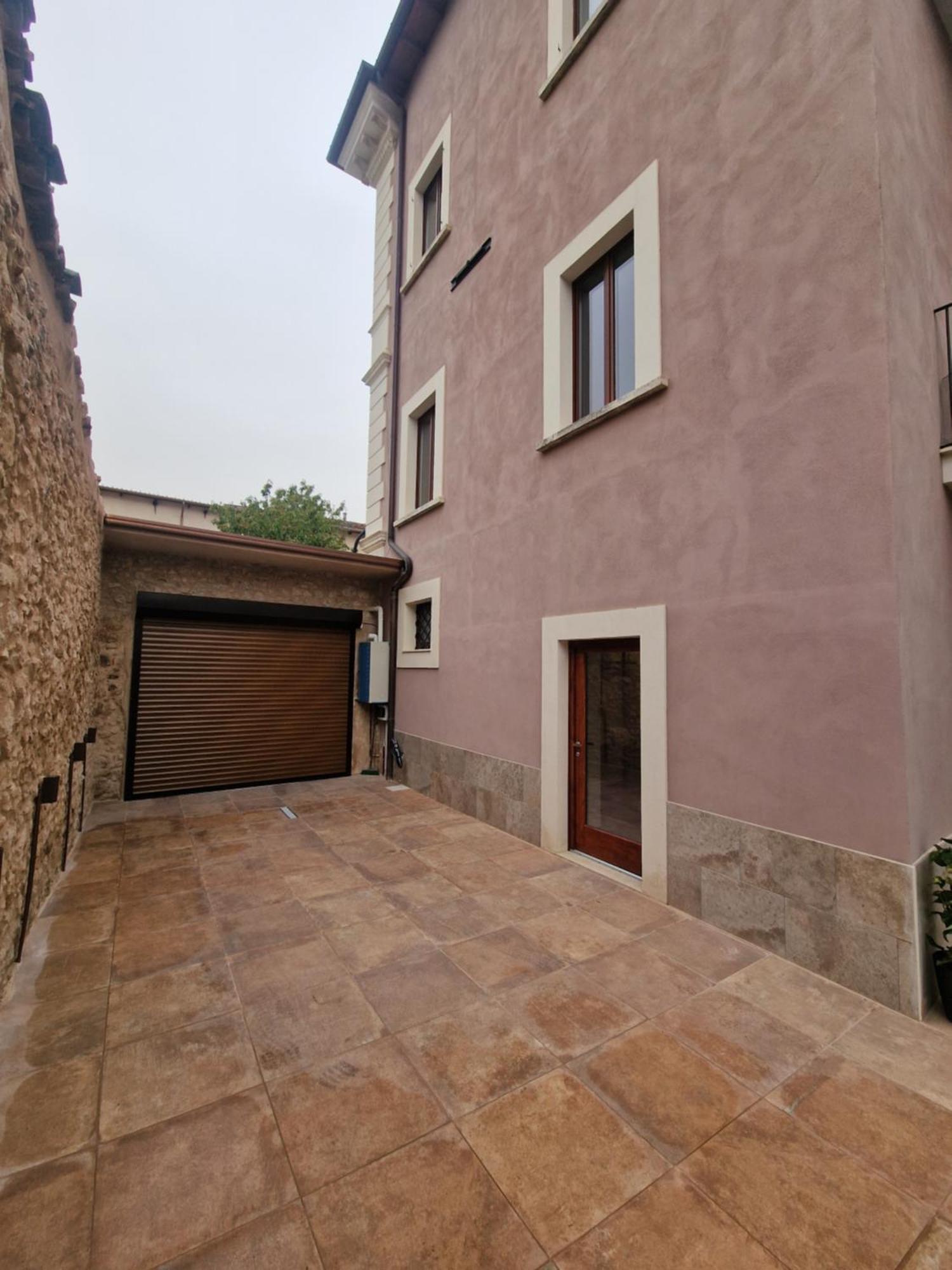 Dimora Adelfina - L'Aquila Centro Villa Exterior photo